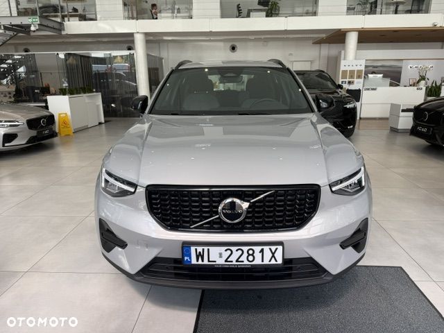 Volvo XC 40 B3 Plus Dark - 4