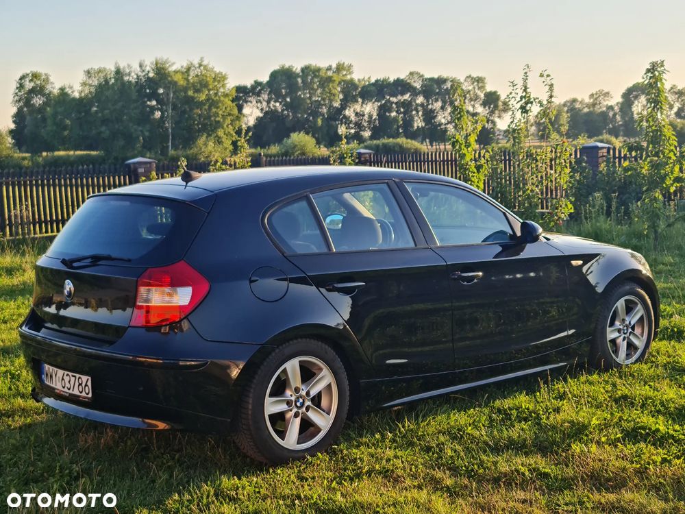 BMW Seria 1 120i - 14