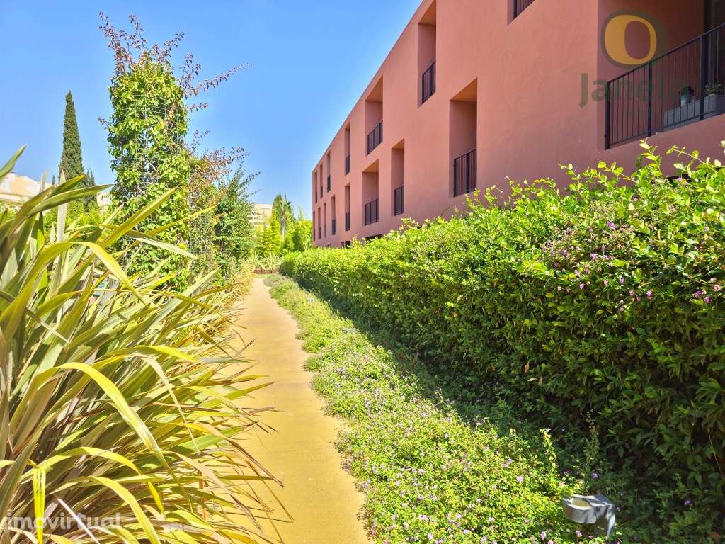 Luxuoso T3 com jardins exuberantes, piscina, dois lugares garagem -... - Grande imagem: 5/46