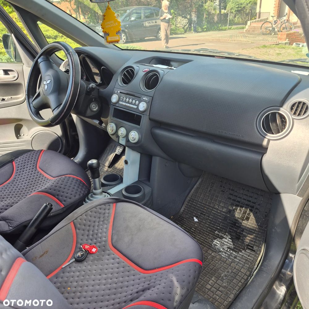 Mitsubishi Colt - 5
