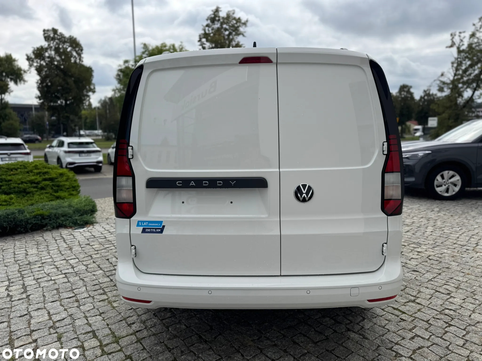 Volkswagen Caddy Maxi Cargo - 8
