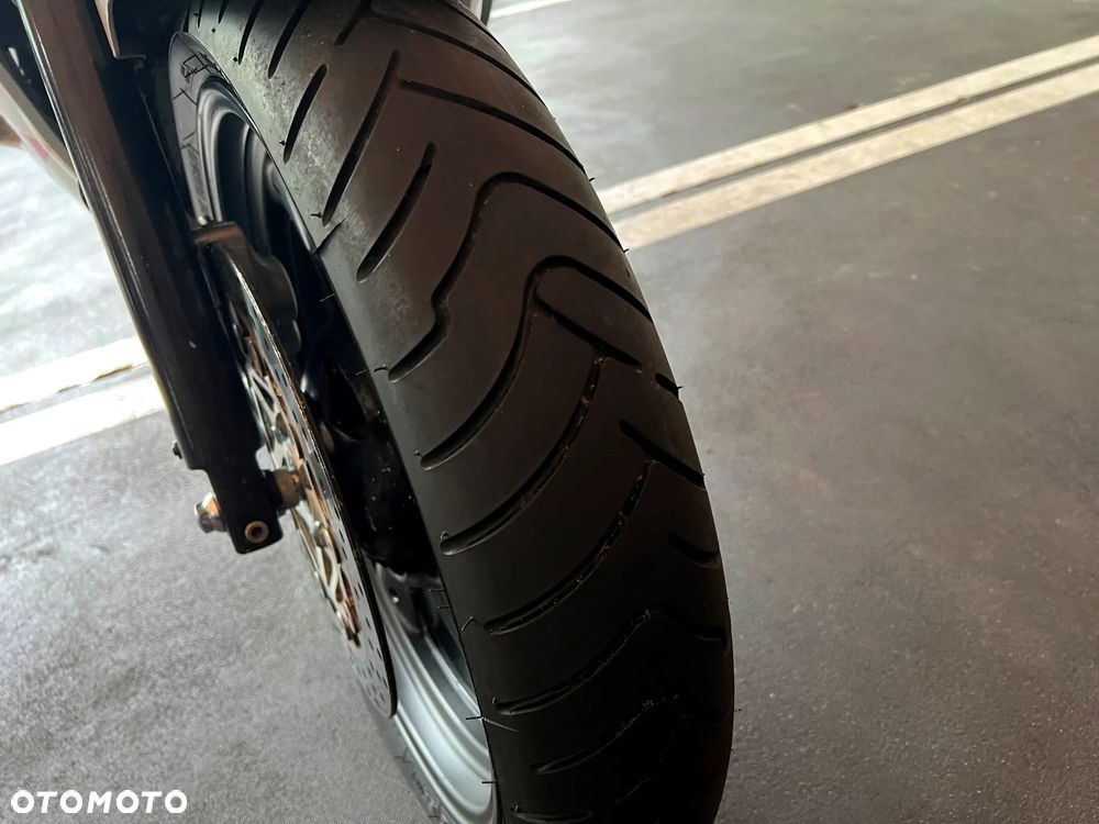 Yamaha FZR - 17