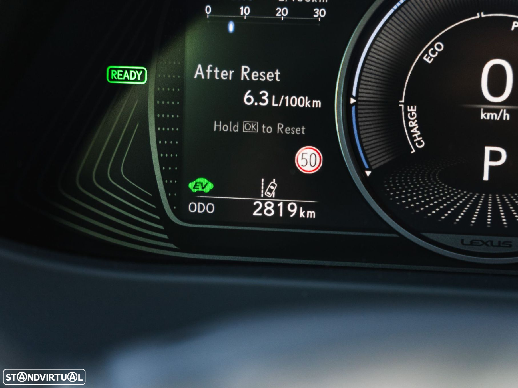 Lexus UX 250h - 22