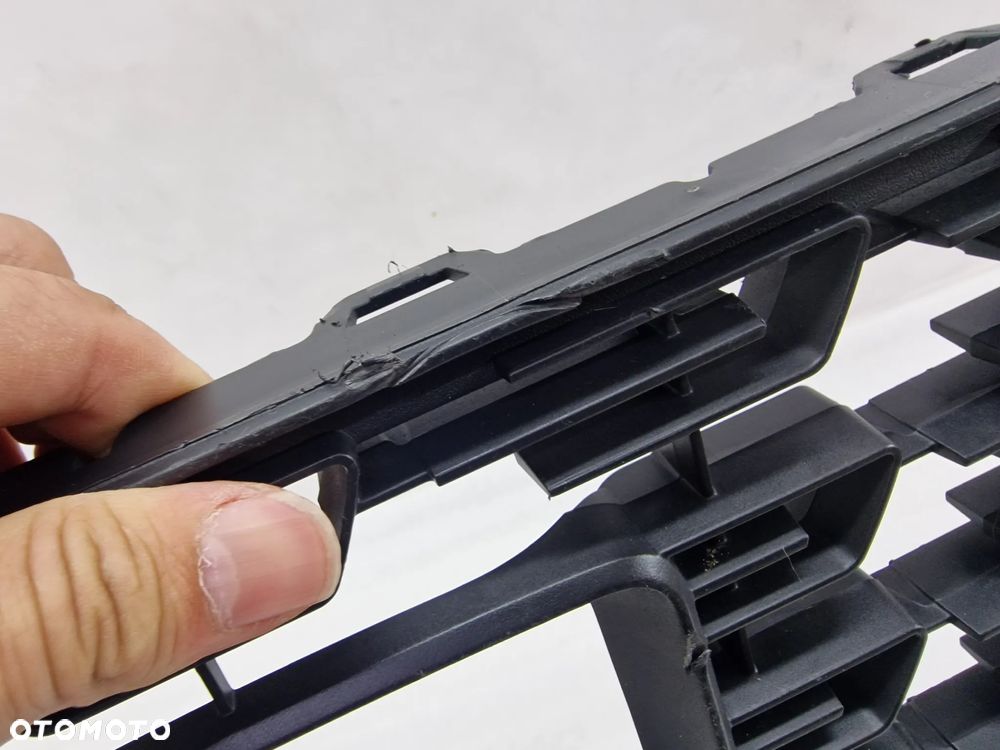 SEAT LEON III 3 LIFT 16- KRATKA ŚRODKOWA POD / NA RADAR , NR 5F0853667H , NR AUKCJI KR517 - 5