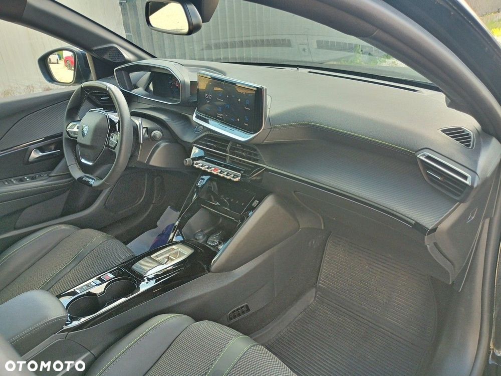 Peugeot 208 - 16