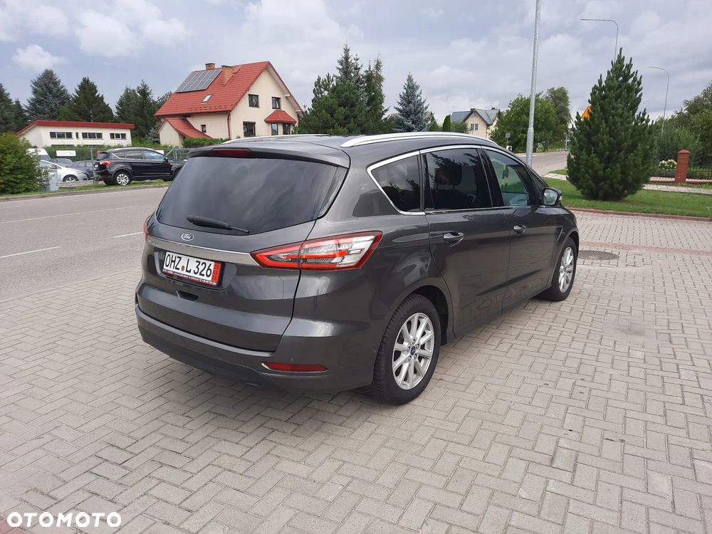 Ford S-Max - 12