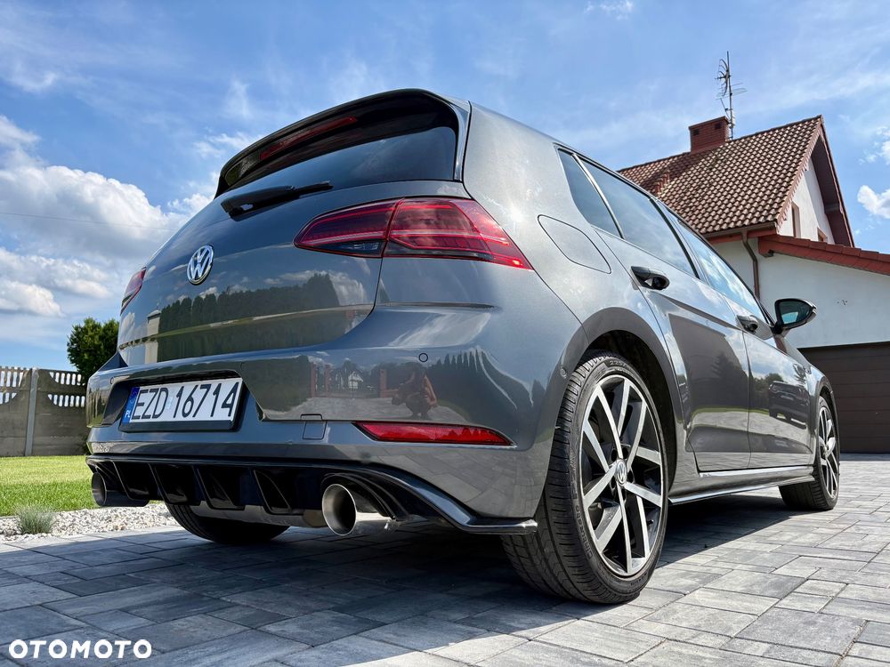 Volkswagen Golf - 22
