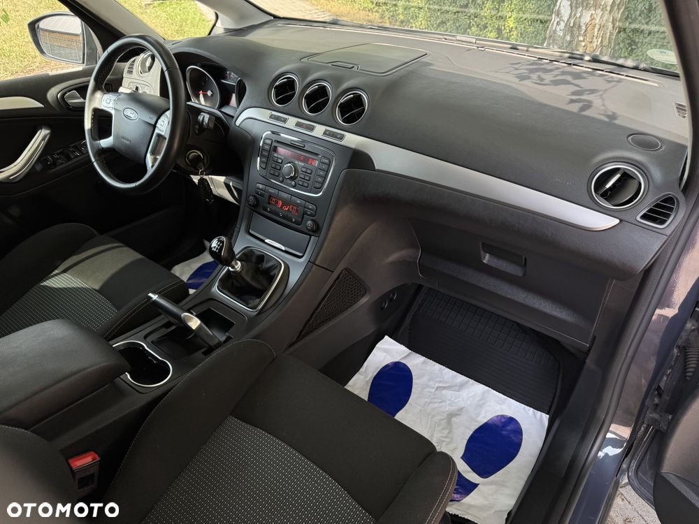Ford S-Max - 14