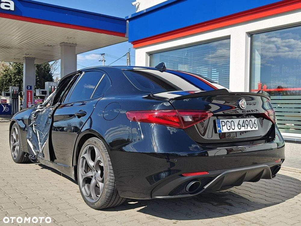 Alfa Romeo Giulia - 5