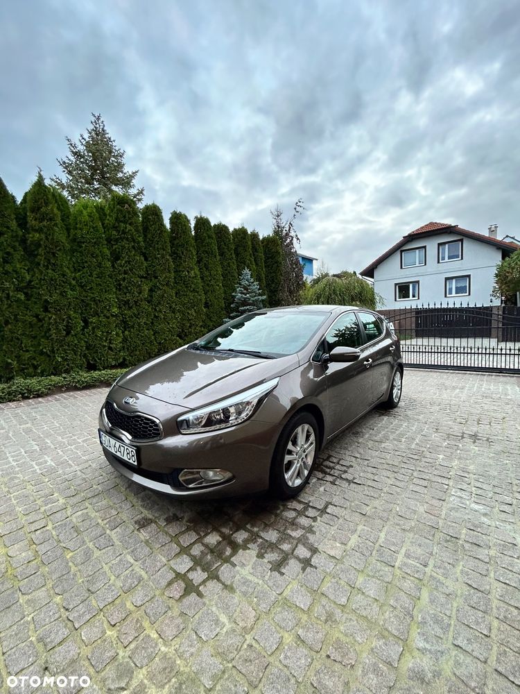 Kia Ceed 2013 photo 4