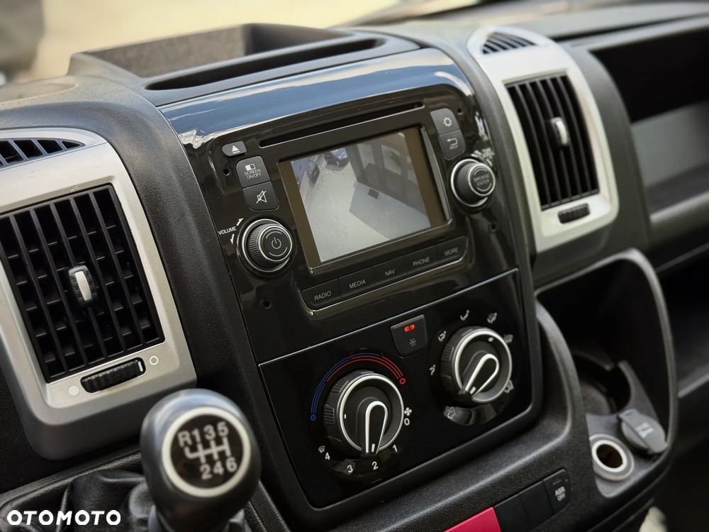 Fiat Ducato 2.3 131KM / Kontener 4,2m 8EP + Winda Palfinger 750kg / 250.476KM PRZEBIEG / 2019 ROK PRODUKCJI / ZAREJESTROWANY W PL / PO PRZEGLĄDZIE UDT / GOTOWY DO PRACY ! - 32