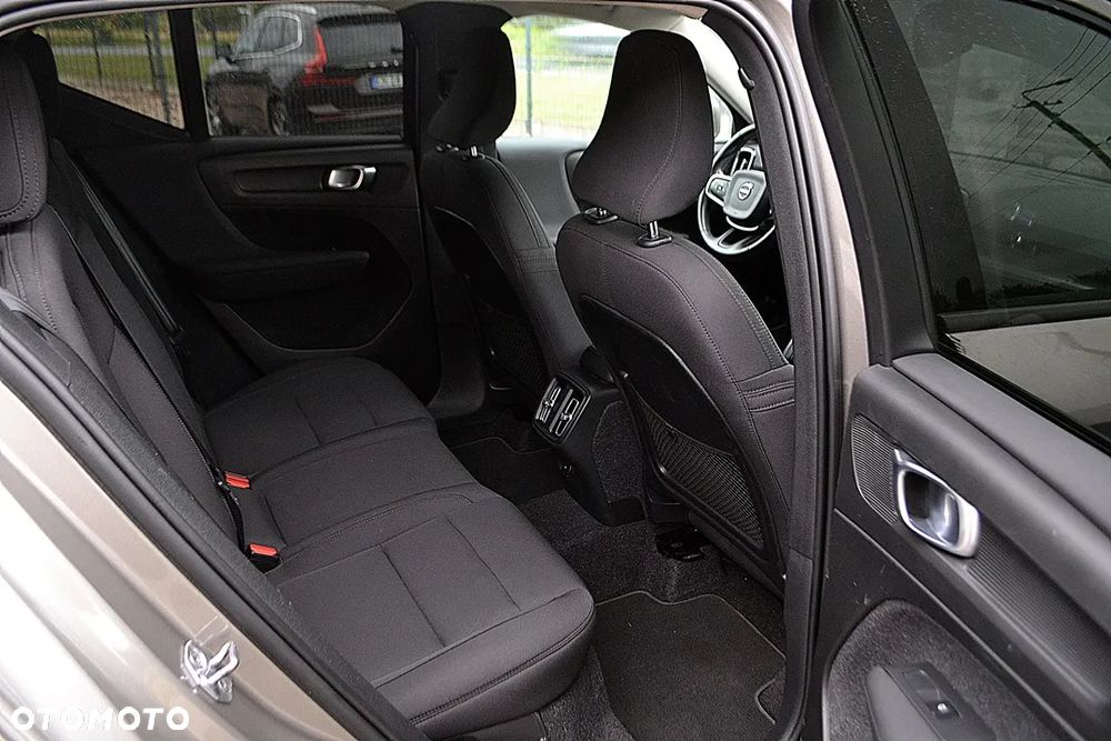 Volvo XC 40 D3 Momentum - 17