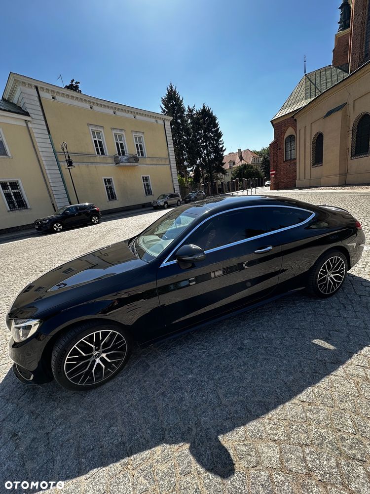 Mercedes-Benz Klasa C 300 9G-TRONIC - 3