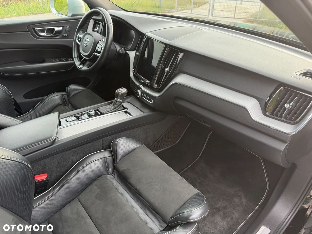 Volvo XC 60 T6 AWD Drive-E R-Design Momentum - 14