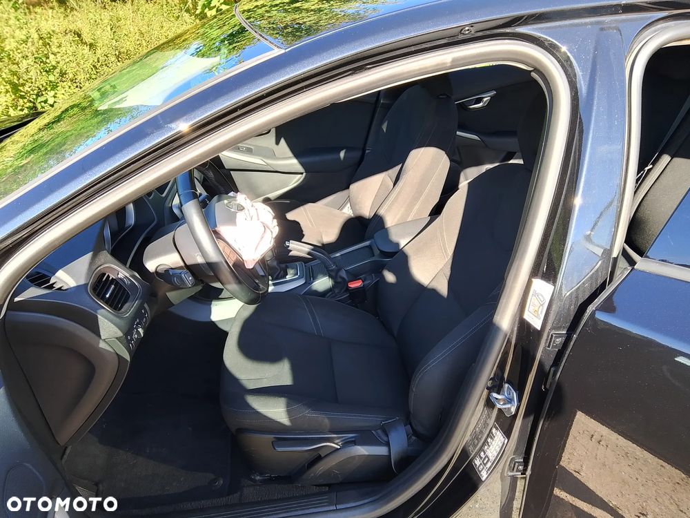 Volvo V40 T2 - 16