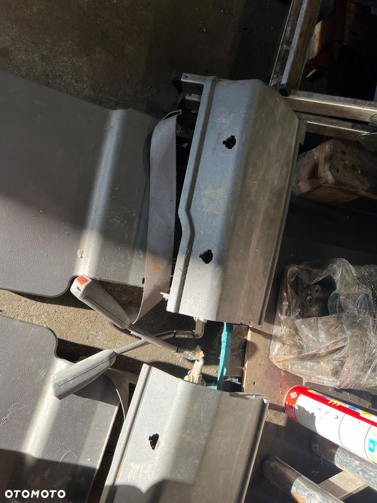 Fotele tylne małe Nissan Navara d22 d21 lewy prawy - 5