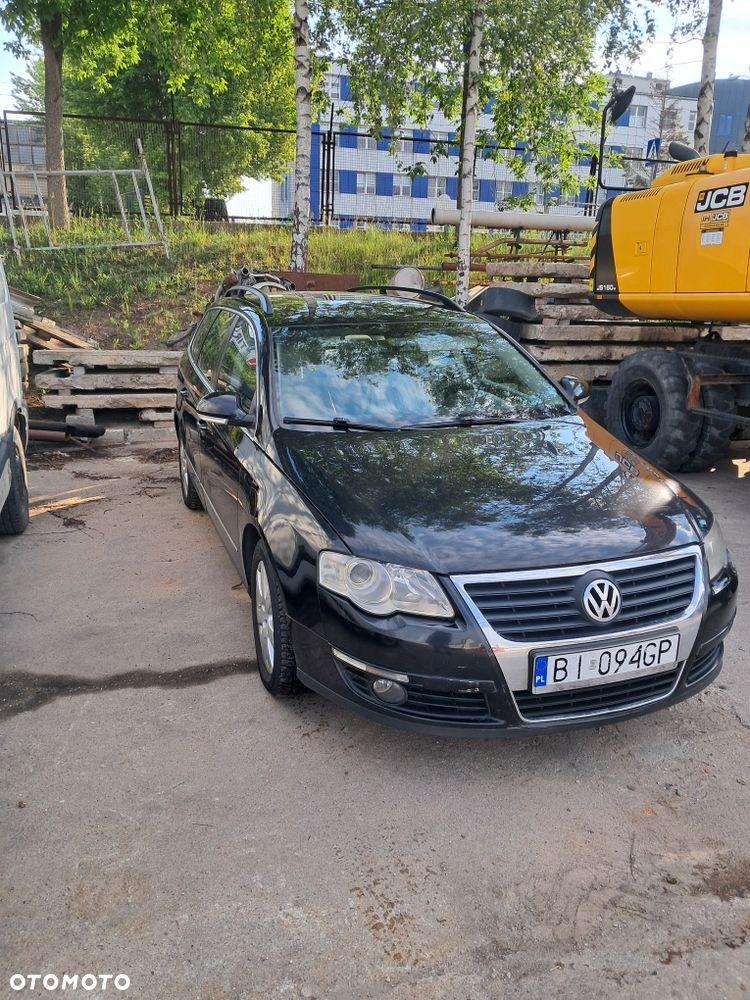 Volkswagen Passat - 1