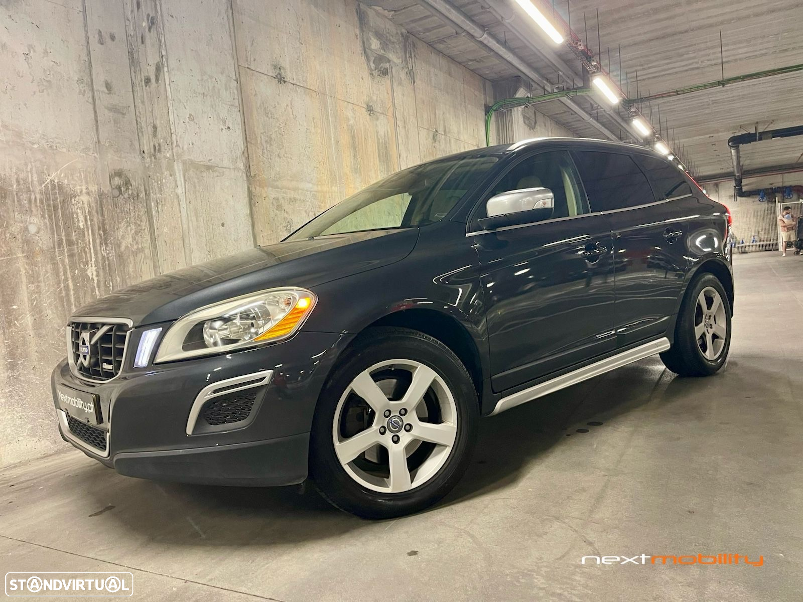 Volvo XC 60 2.0 D4 R-Design Geartronic - 3