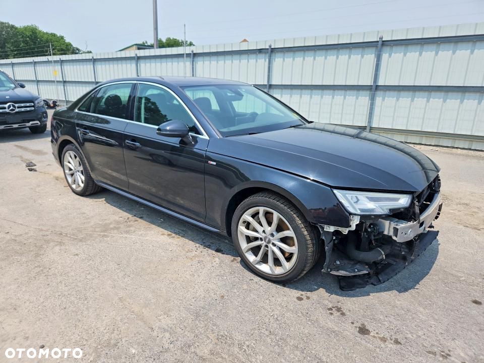 Audi A4 Limousine - 1