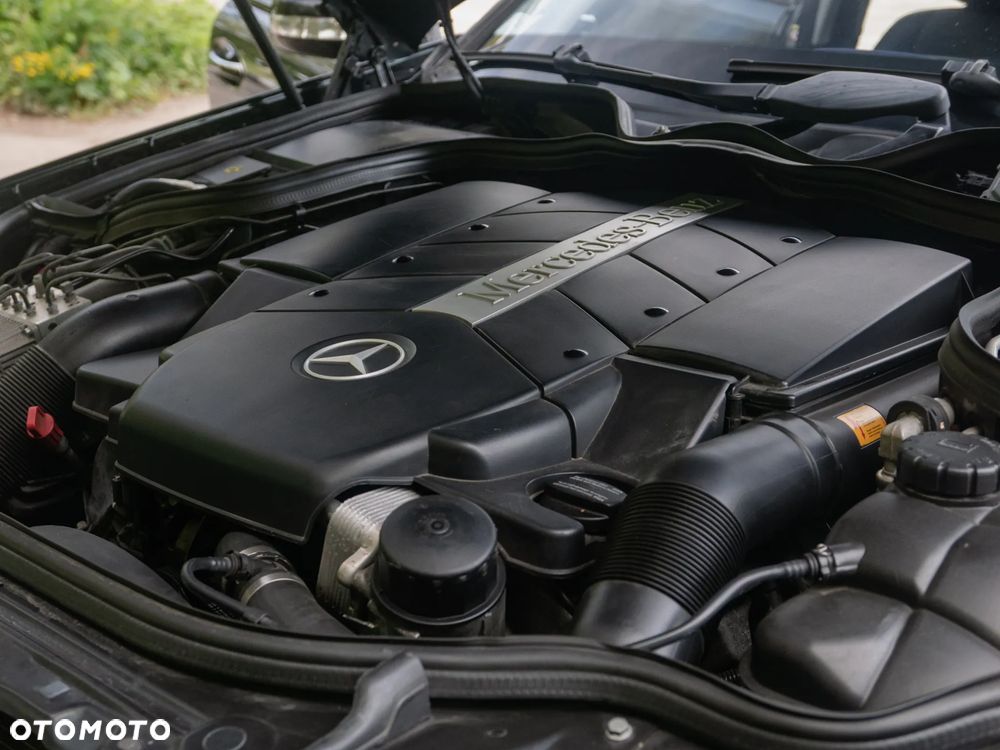 Mercedes-Benz Klasa E 500 4-Matic T Avantgarde - 27