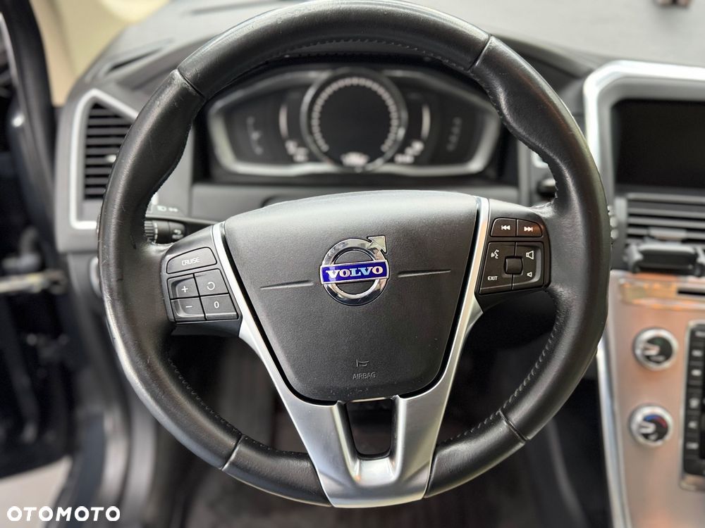 Volvo XC 60 D4 AWD Momentum - 6