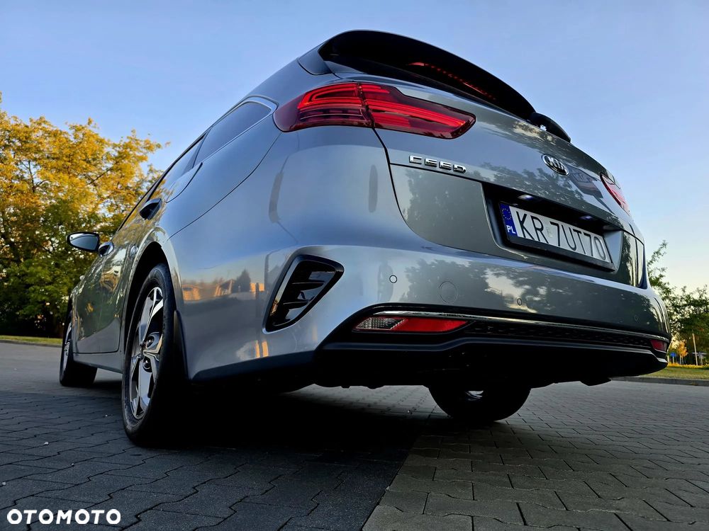 Kia Ceed 1.4 L - 6