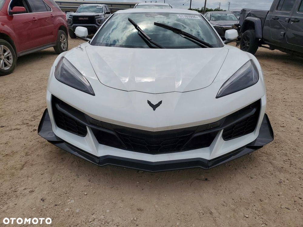 Chevrolet Corvette - 2