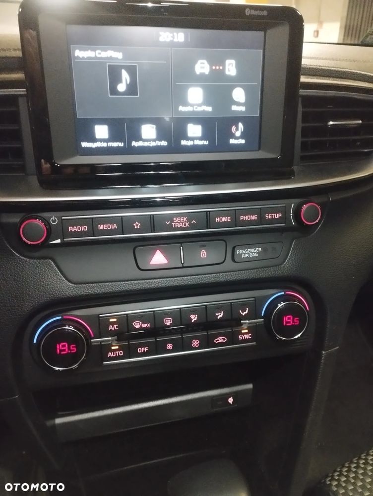 Kia Ceed - 8