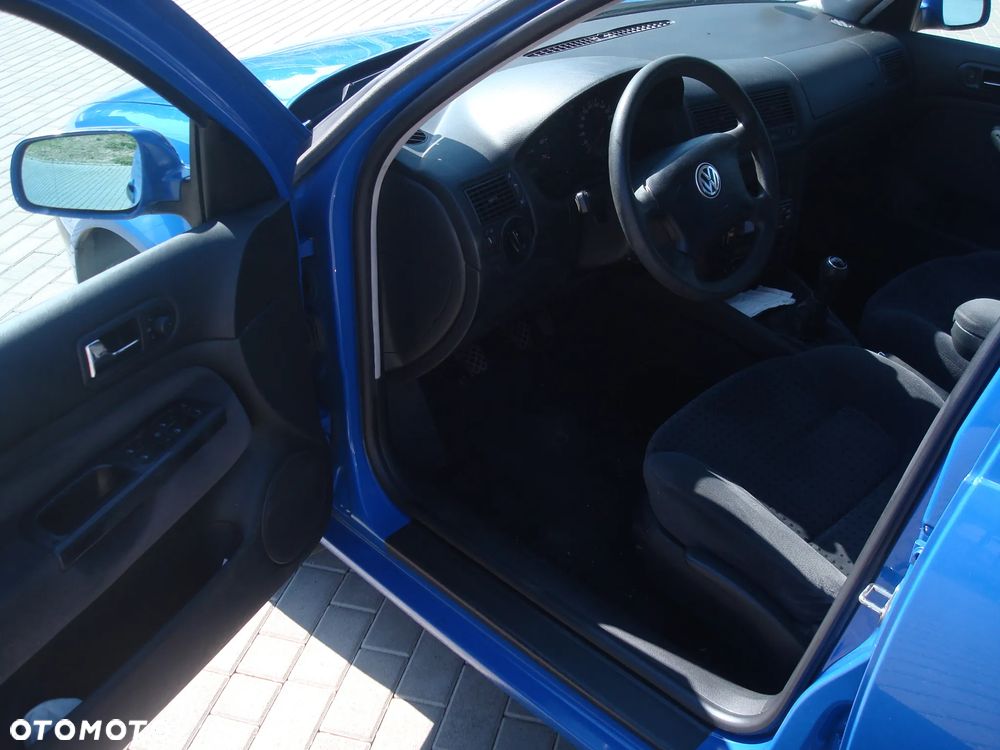 Volkswagen Golf 1.6 Tour Edition - 24