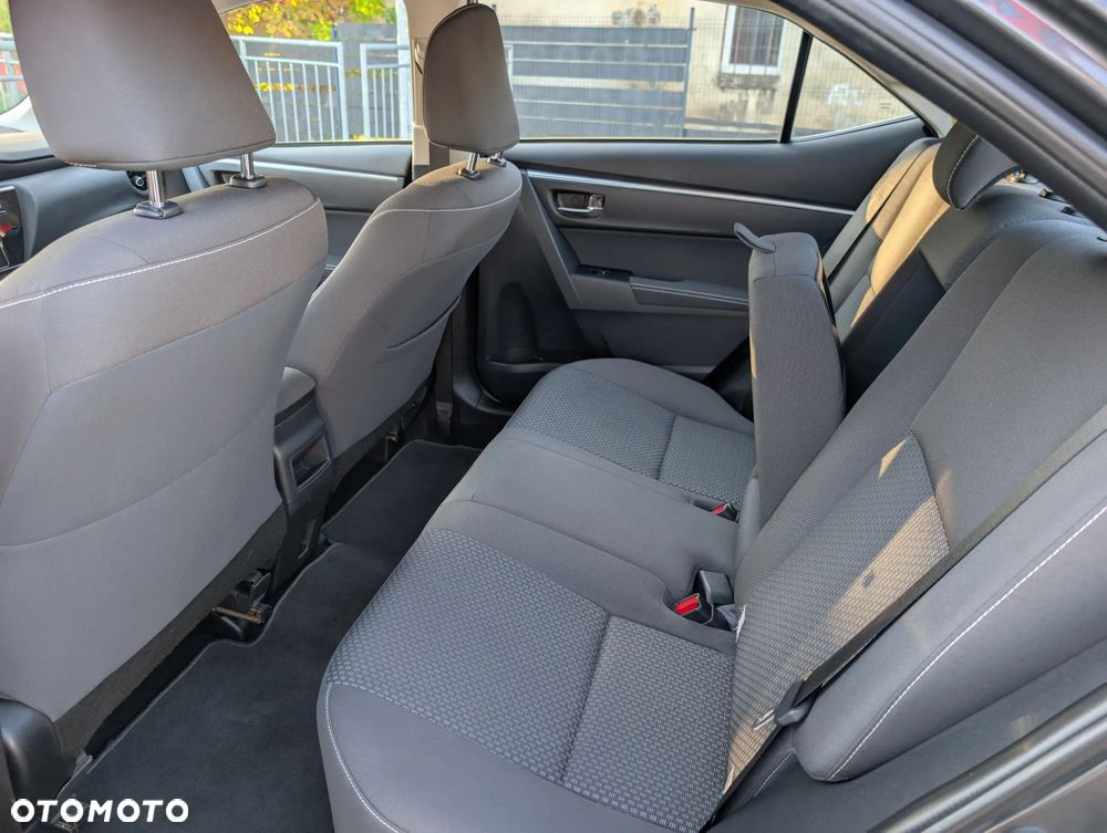 Toyota Corolla 1.6 Classic Plus - 10