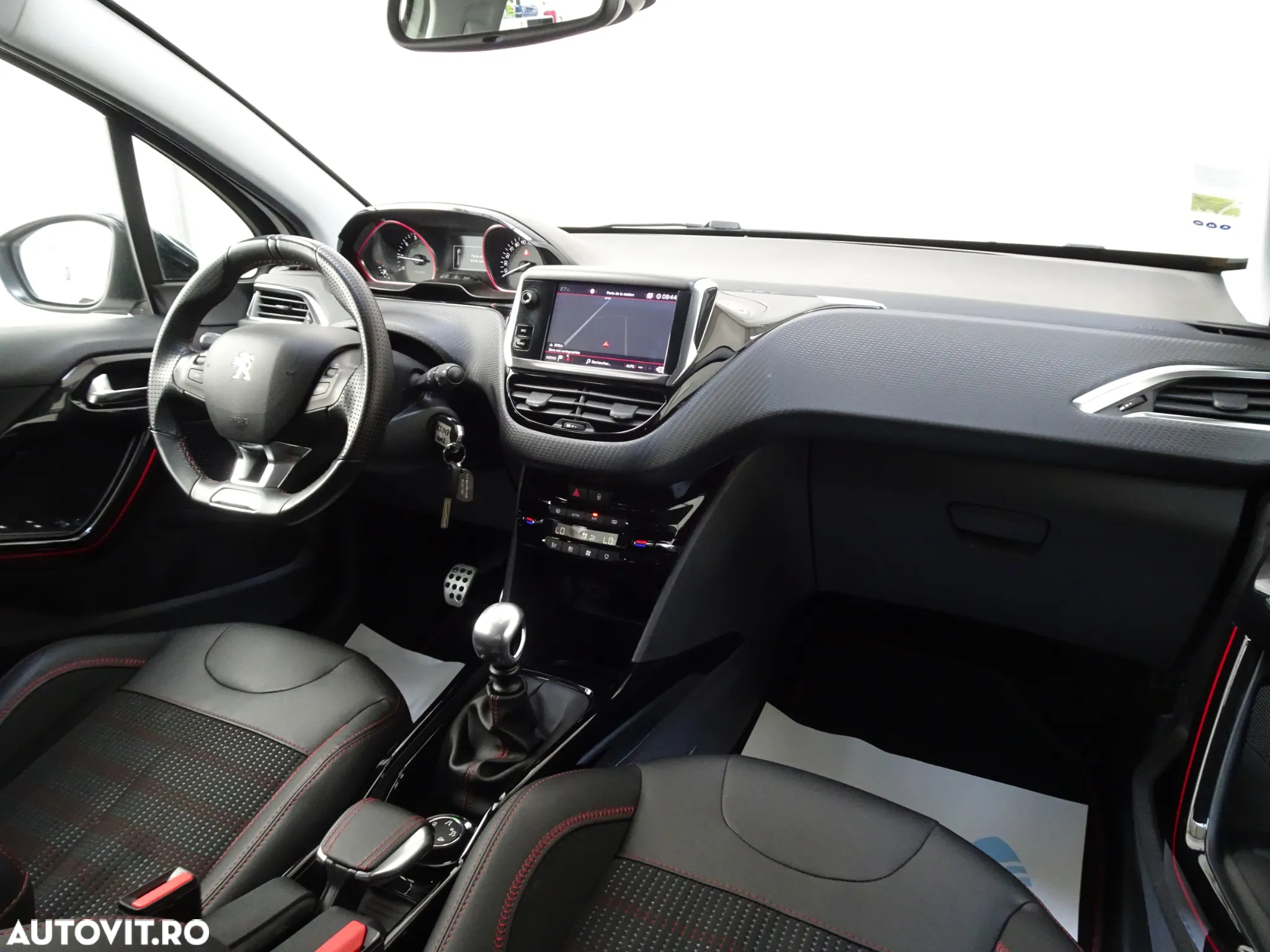 Peugeot 2008 1.2 L PureTech STT GT Line - 12