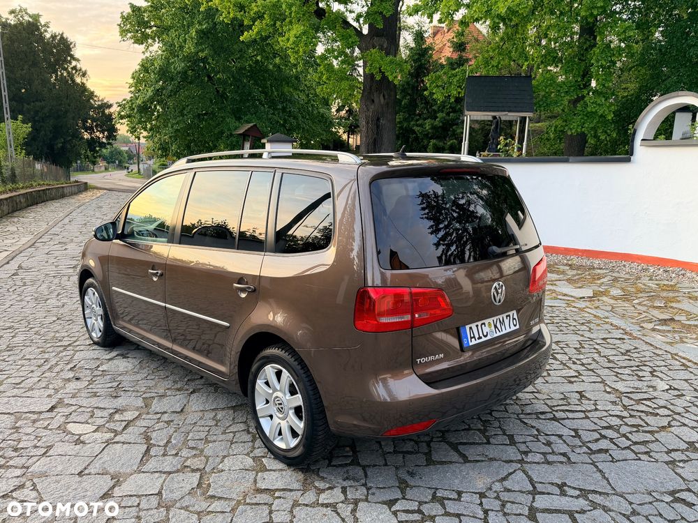 Volkswagen Touran 2.0 TDI DPF BlueMotion Technology STYLE - 4