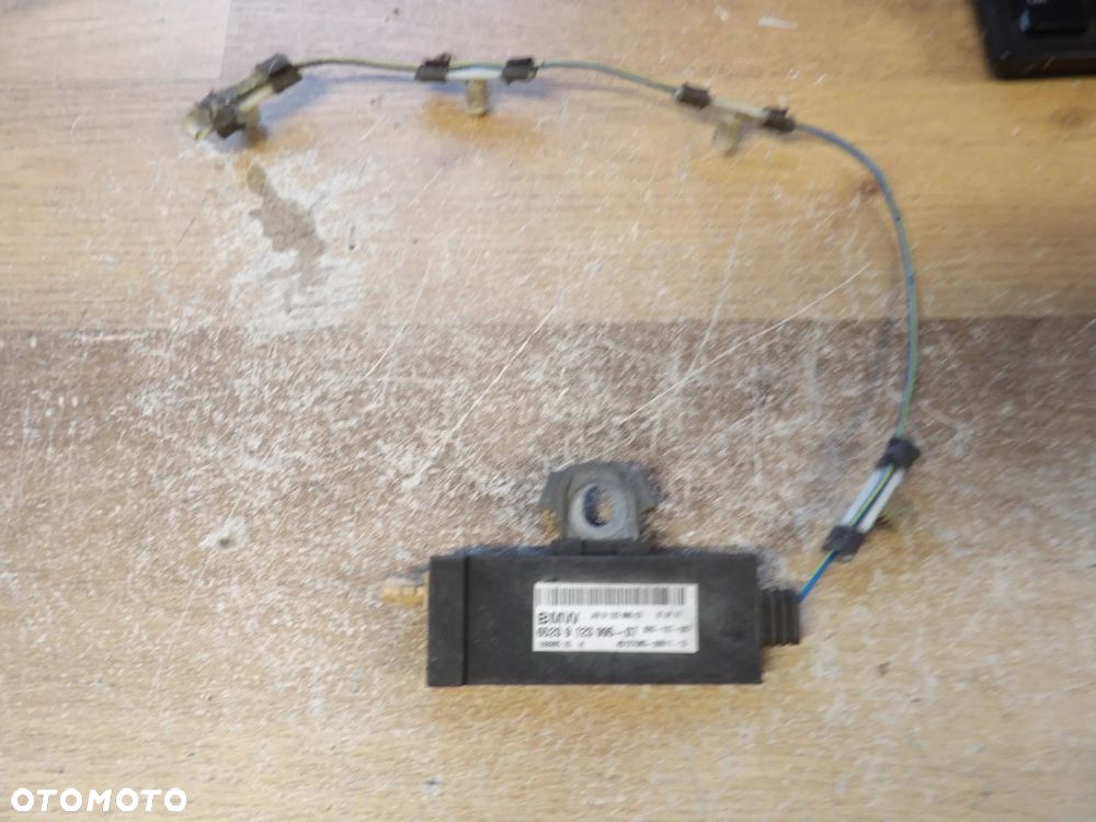 BMW - E89,Z4  - ANTENA DAB - DEMONTAŻ - EUROPA - 9123995 - 1