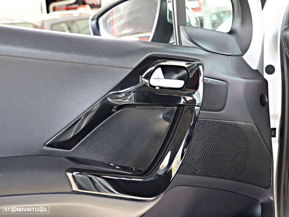 Peugeot 208 1.6 BlueHDi Style - 40