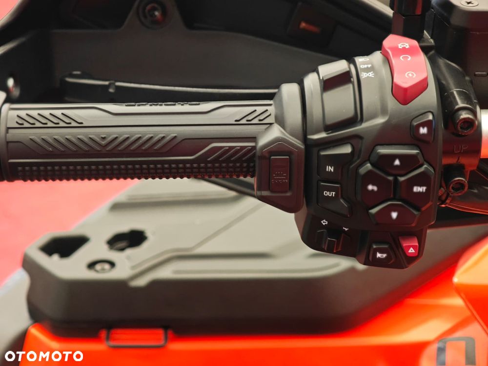 CFMoto CForce - 8