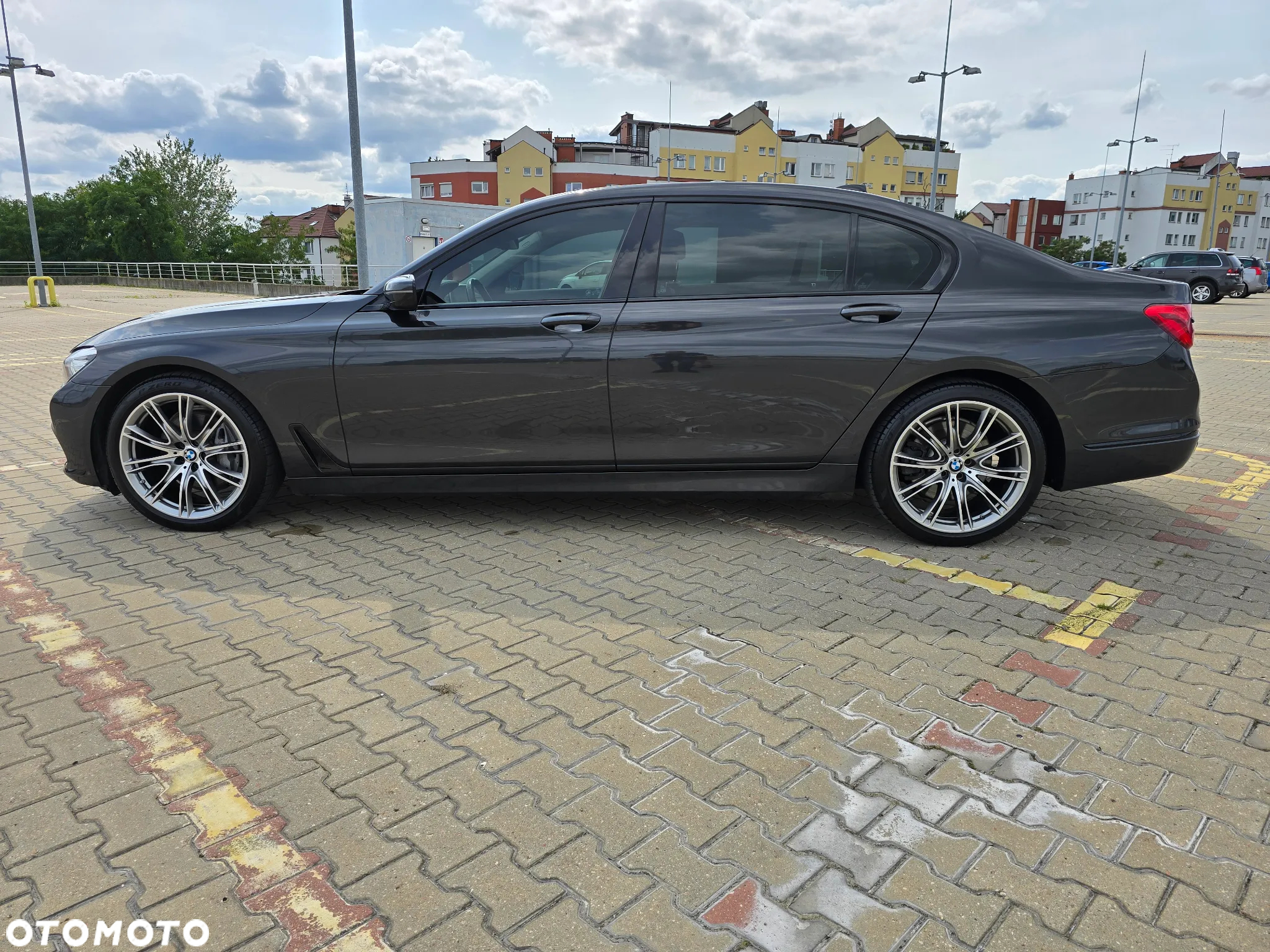 BMW Seria 7 740Li - 11