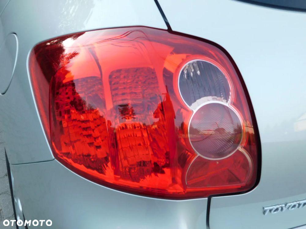 Toyota Auris 1.6 VVT-i Executive - 12