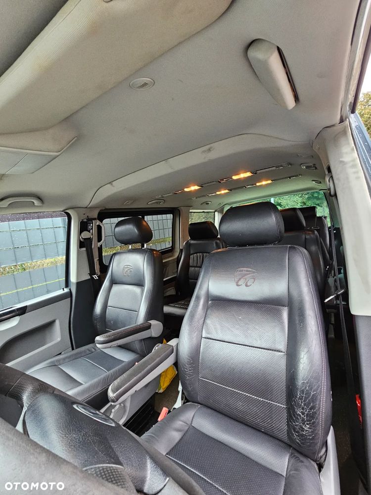 Volkswagen Caravelle - 16