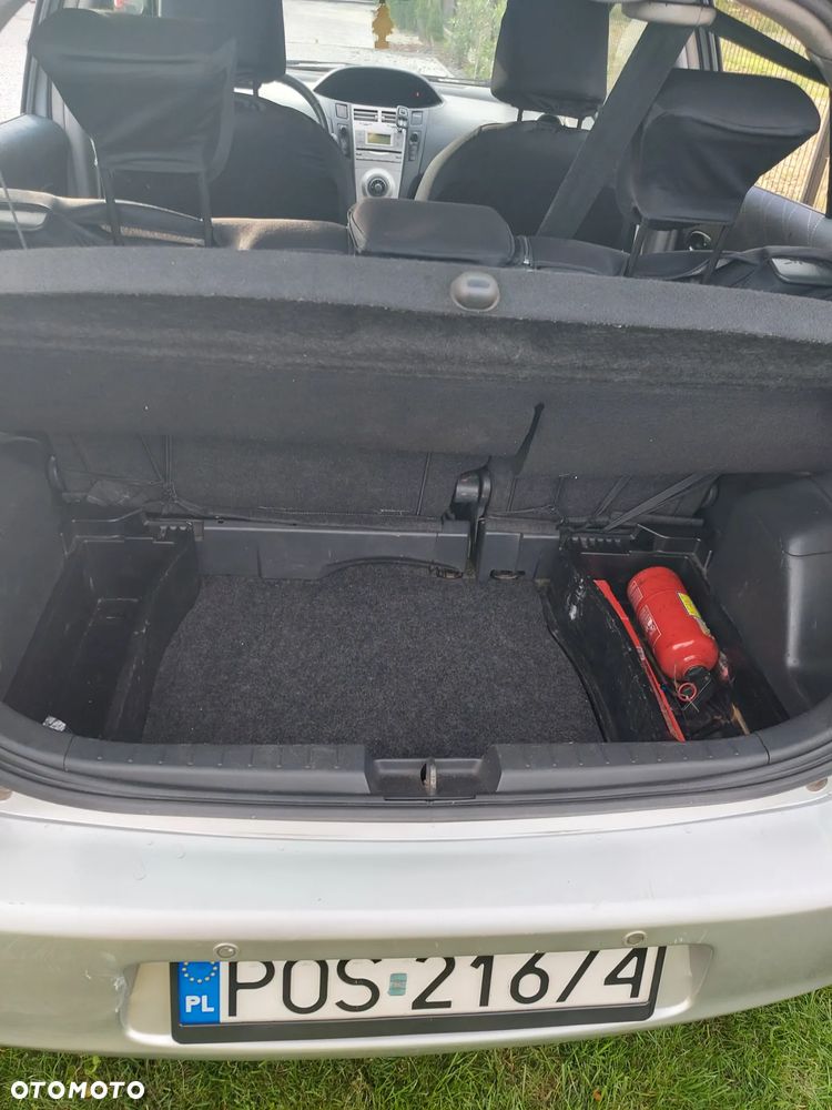 Toyota Yaris - 15
