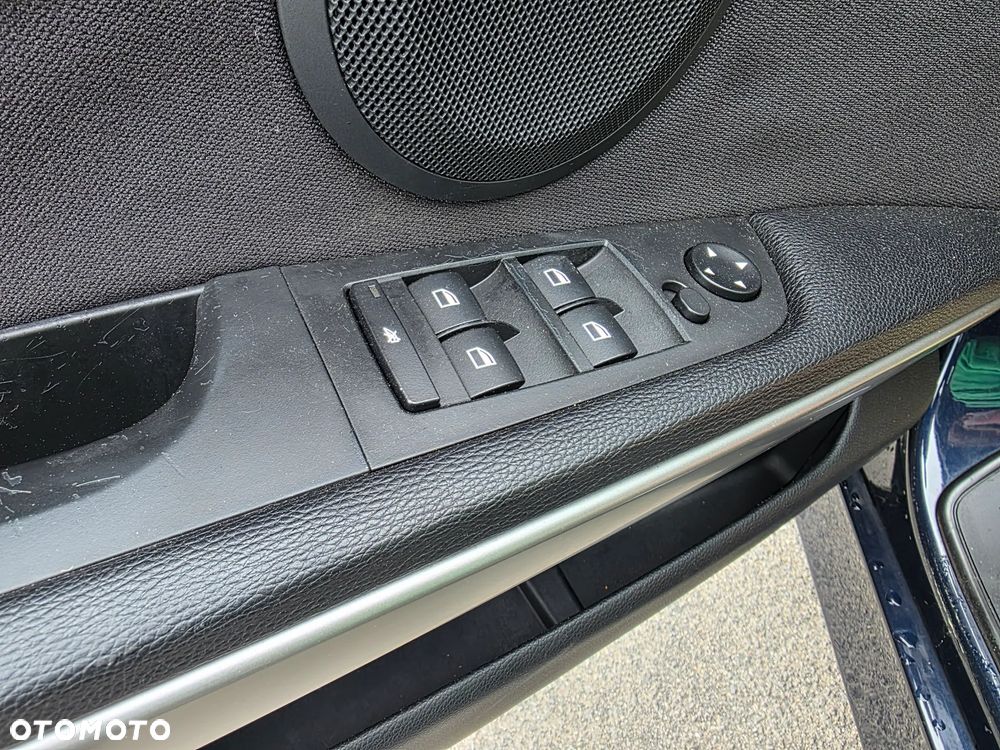 BMW Seria 3 320d - 23
