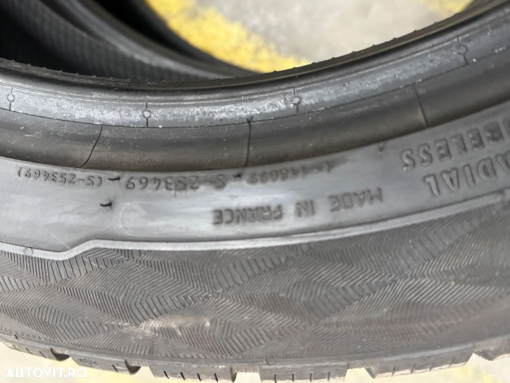 Vând 2 anvelope 235/50/19 Uniroyal de iarnă ca noi - 8
