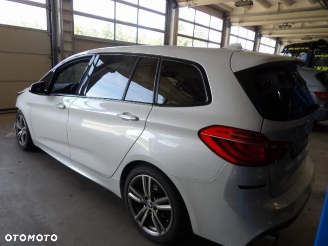 BMW Seria 2 220d - 4