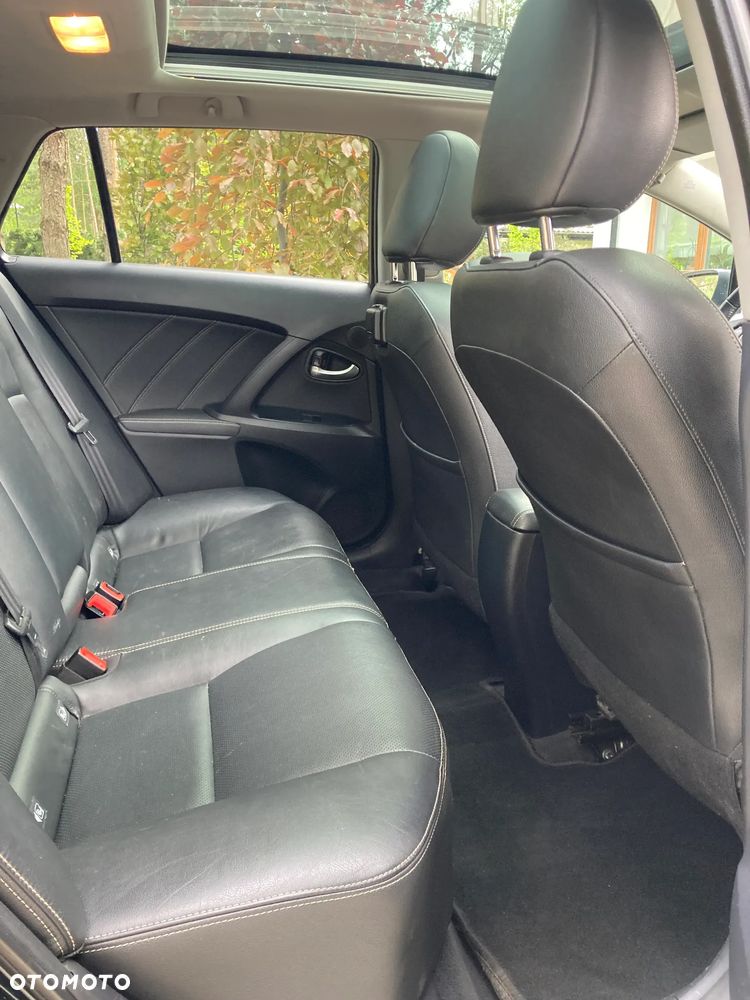 Toyota Avensis 2.0 D-4D Premium - 3