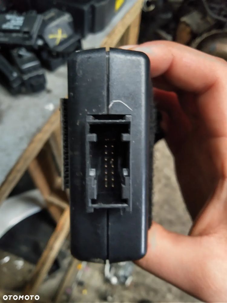 Moduł iPod W209 B67824252 - 2