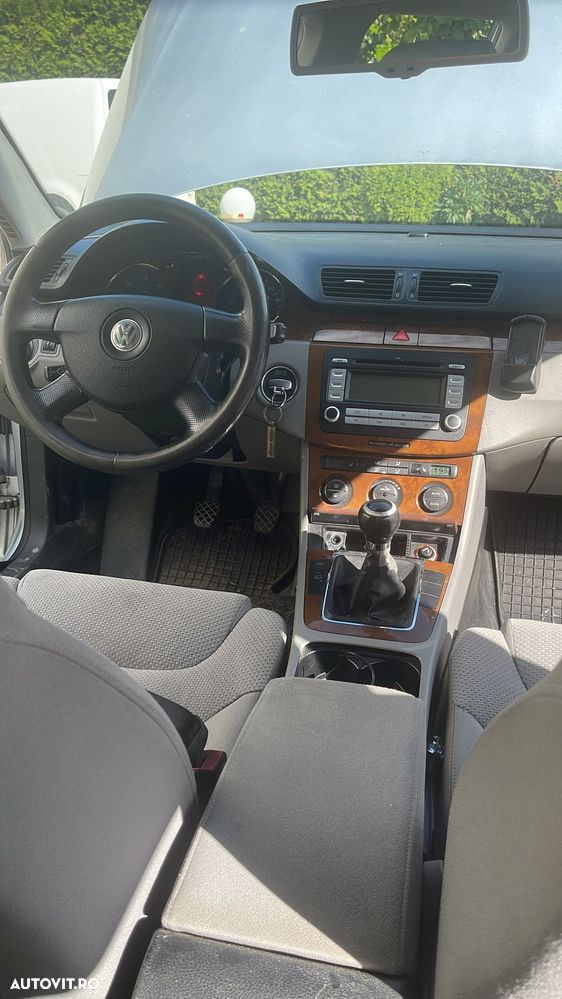 Volkswagen Passat 2.0 TDI DPF Highline - 8