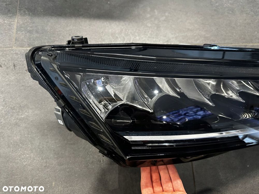 SKODA OCTAVIA LAMPA PRAWA 5E4941016 FULL LED - 8