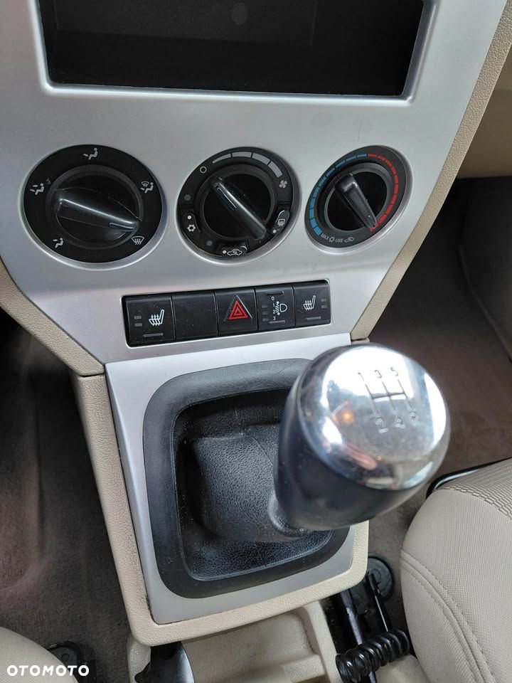Dodge Caliber 1.8 SE - 12