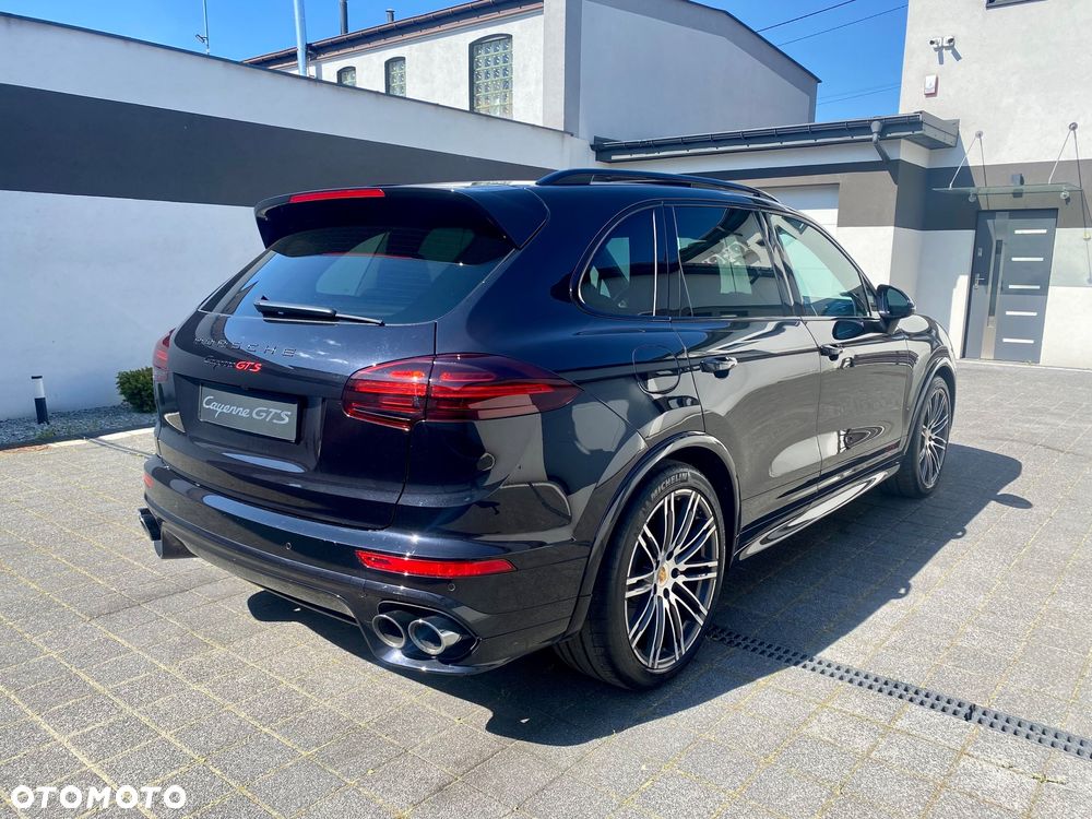 Porsche Cayenne GTS - 9
