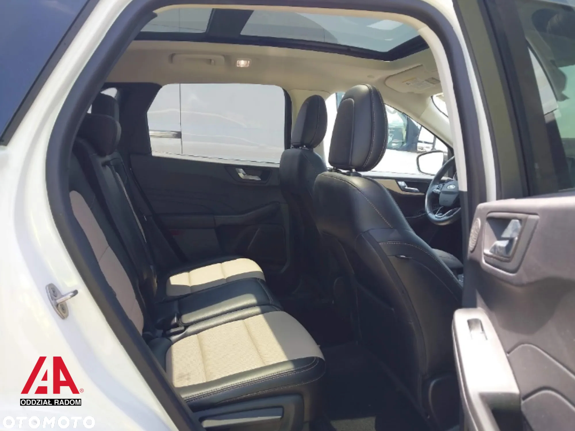 Ford Escape 2.0 EcoBoost AWD Titanium - 16