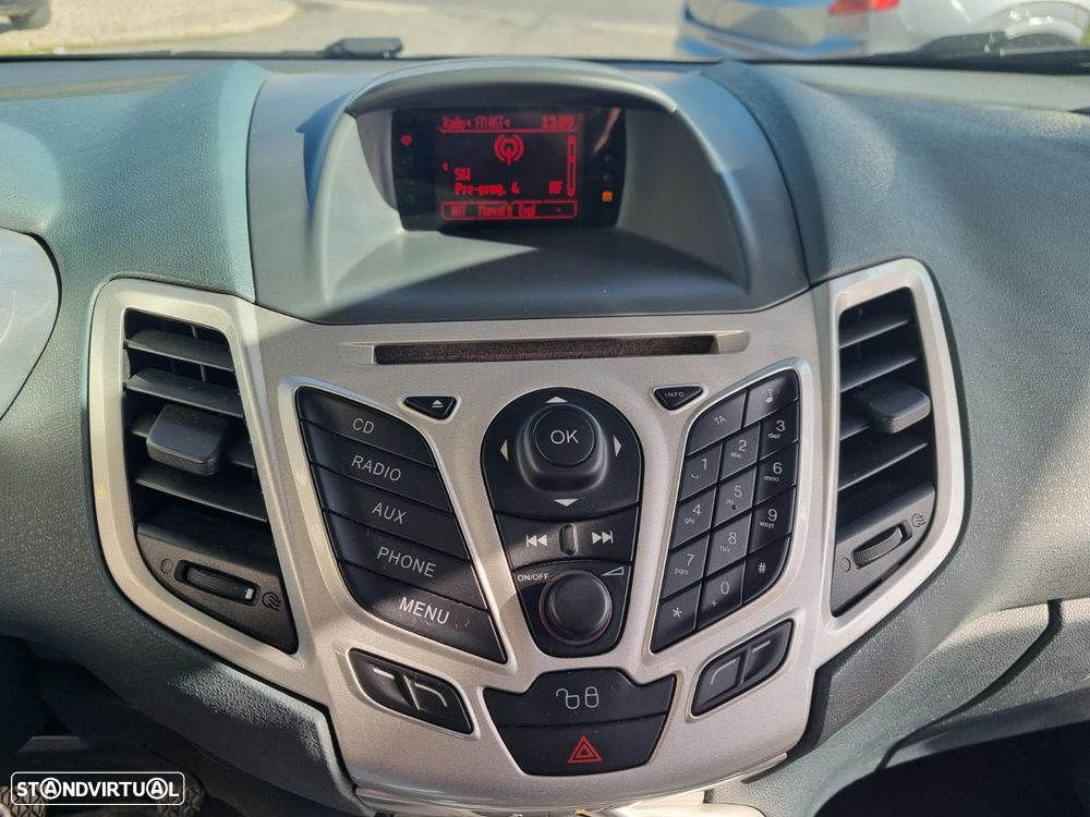 Ford Fiesta 1.25 Titanium - 29